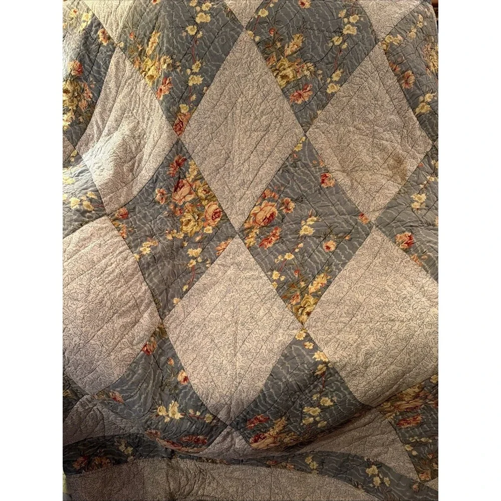 Vintage Impression King Quilt Cottage/Granny Core, floral 96”x104”. Good Cond!